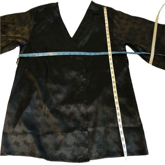 YITTY Women's Satin Pretty Mini Robe Size Medium Iconic Black - Picture 4 of 15
